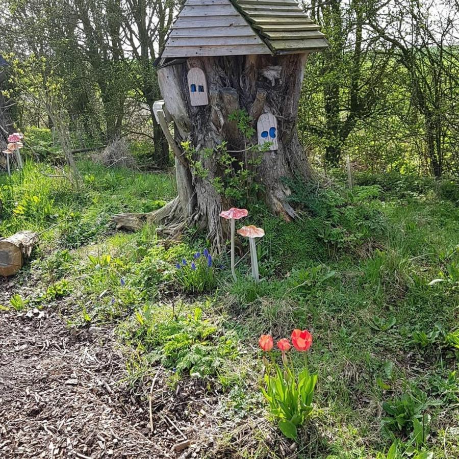 Romantic Escape Luxury Hobbit House With Hot Tub! เชียร์เนส ภายนอก รูปภาพ